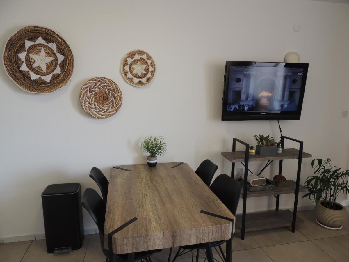 Lev Eilat Suites Bagian luar foto