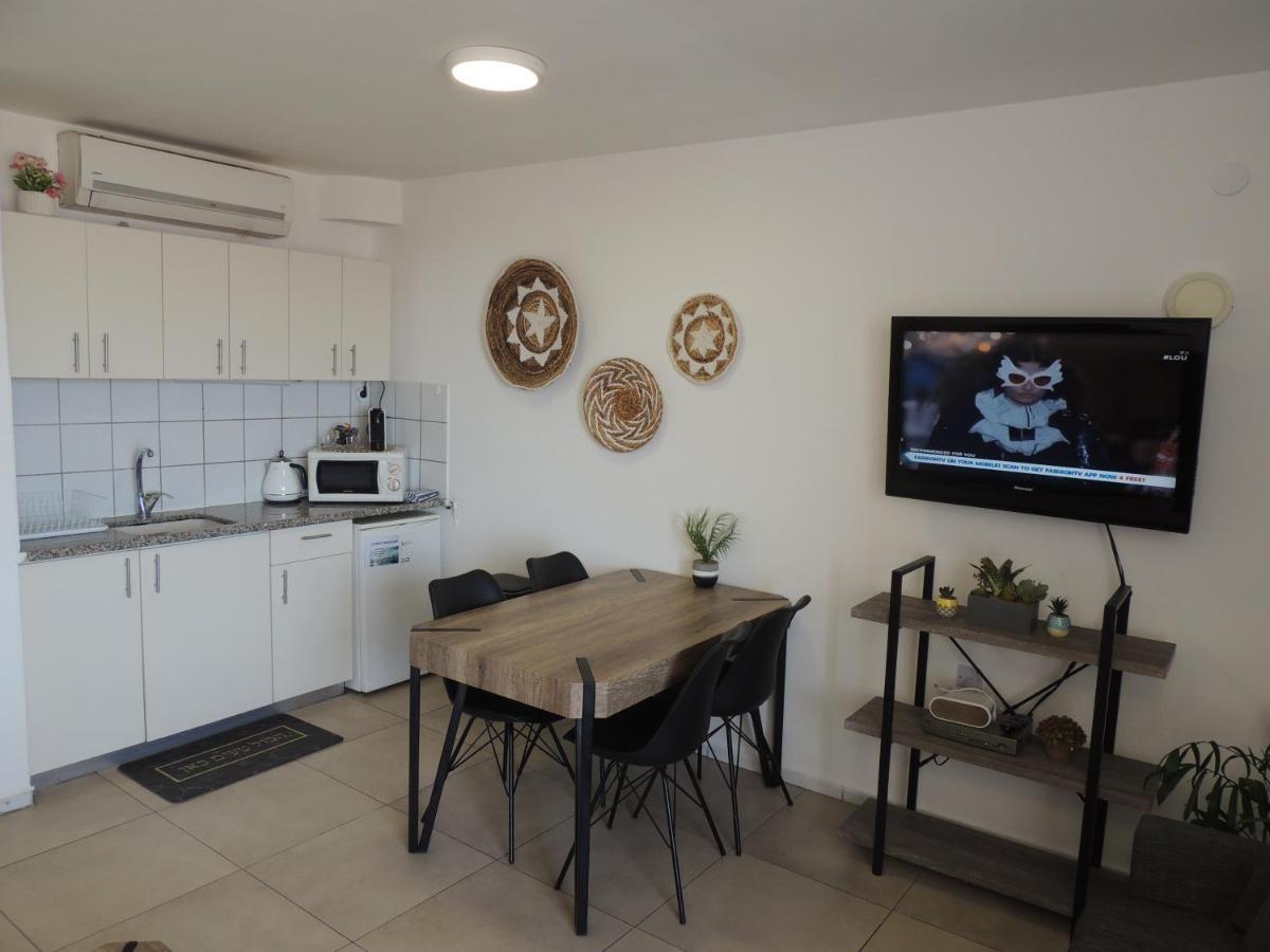 Lev Eilat Suites Bagian luar foto
