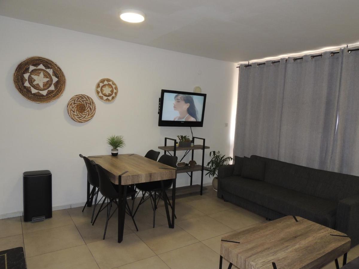 Lev Eilat Suites Bagian luar foto