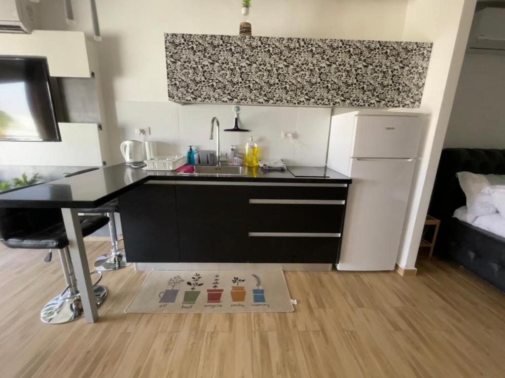 Lev Eilat Suites Bagian luar foto