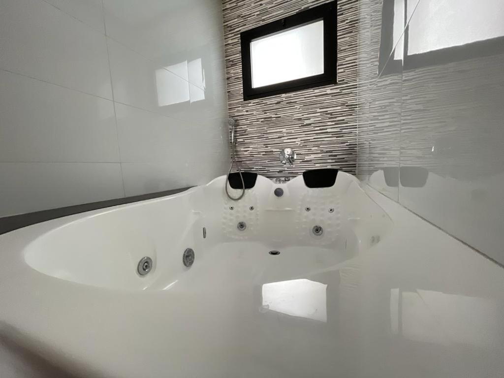 Lev Eilat Suites Bagian luar foto