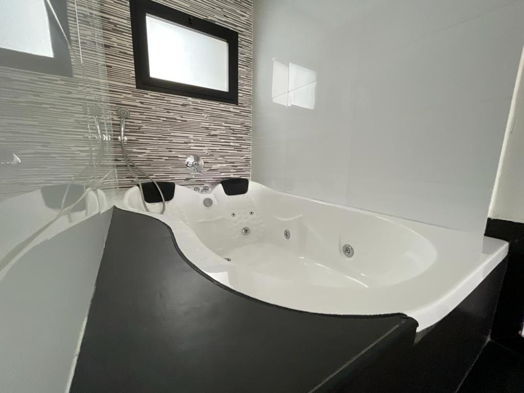 Lev Eilat Suites Bagian luar foto