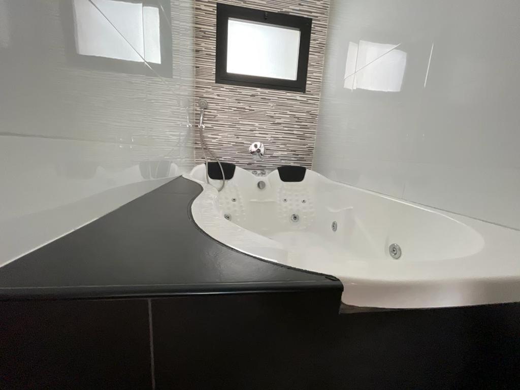 Lev Eilat Suites Bagian luar foto