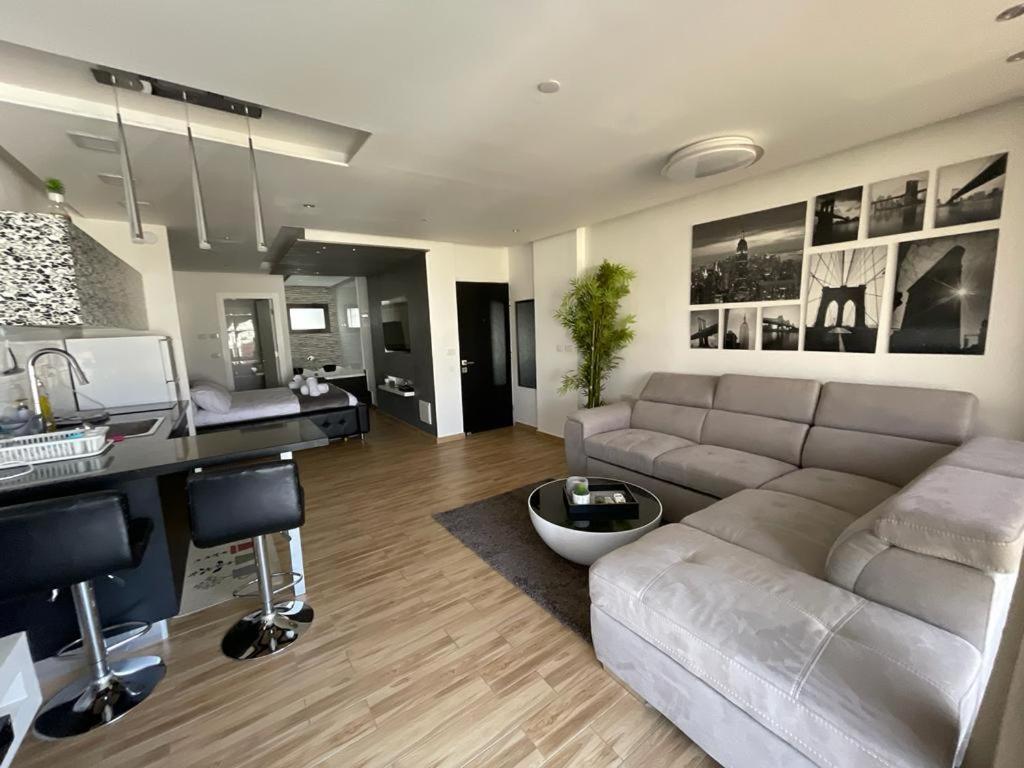 Lev Eilat Suites Bagian luar foto