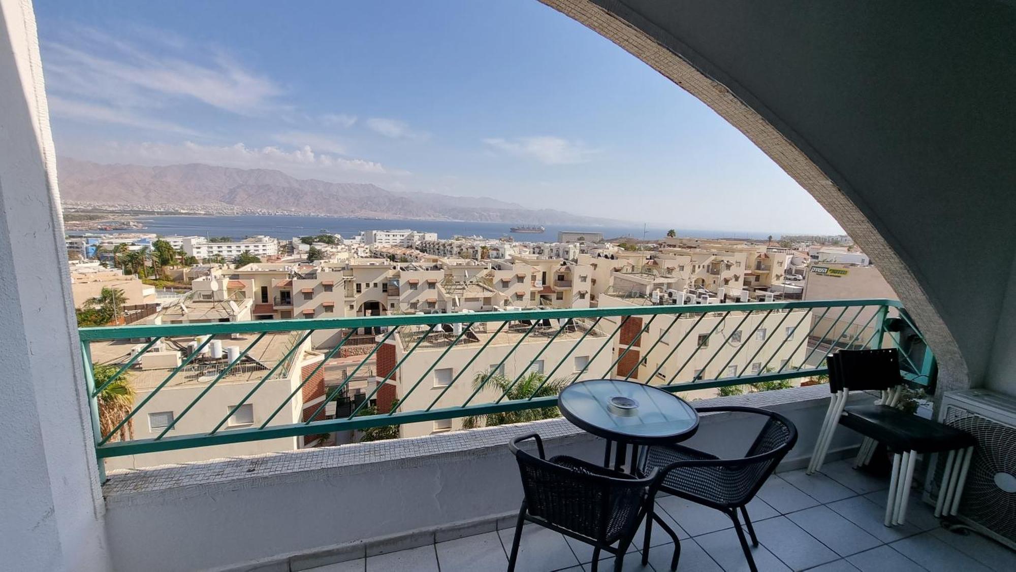 Lev Eilat Suites Bagian luar foto