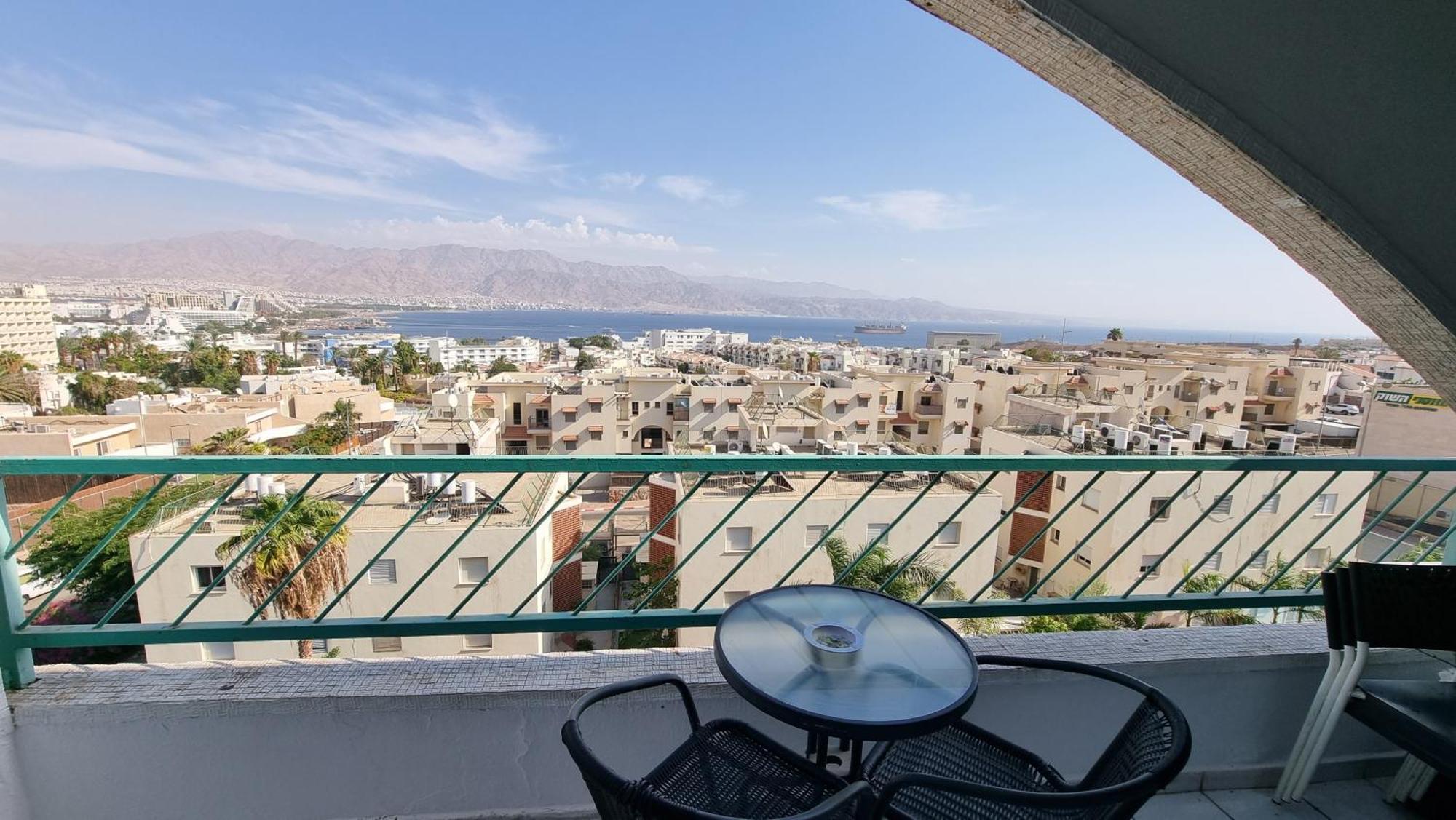 Lev Eilat Suites Bagian luar foto