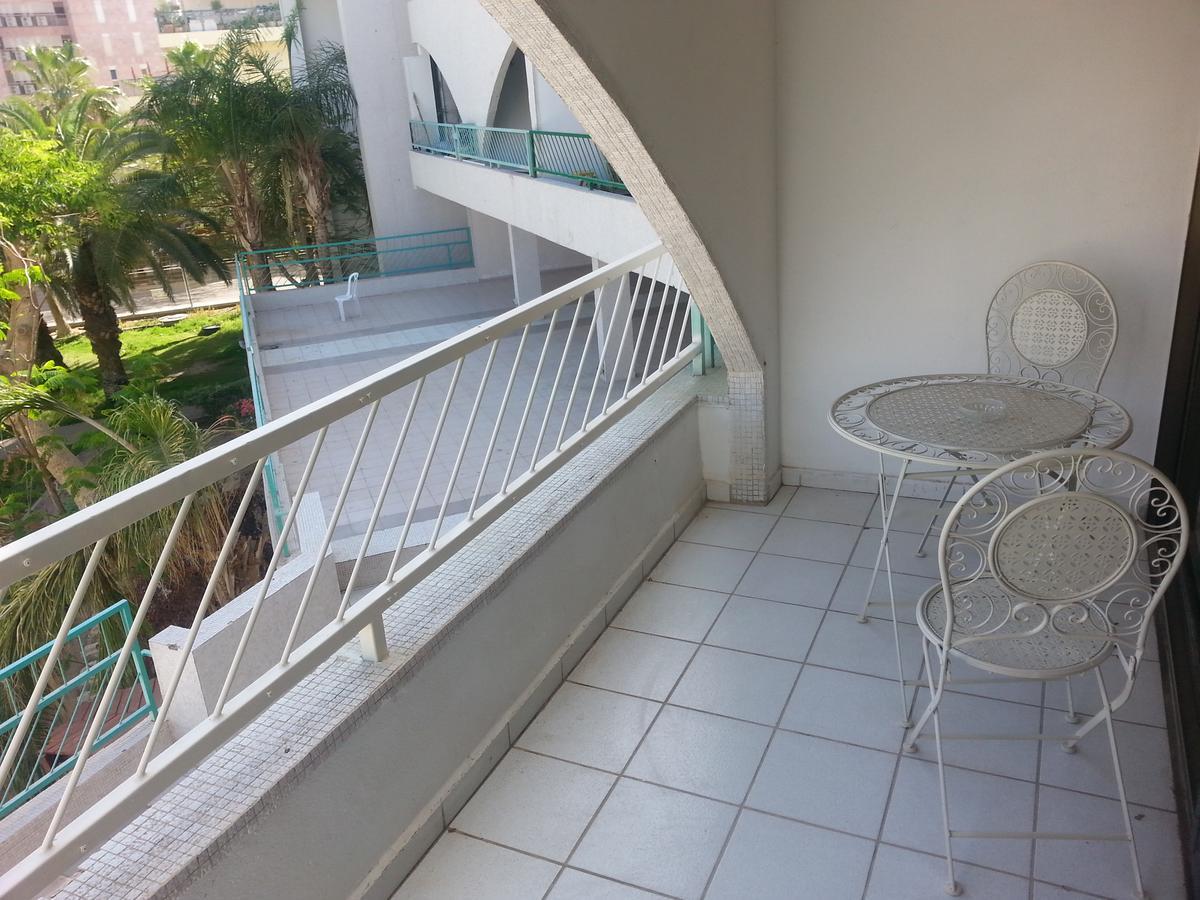 Lev Eilat Suites Bagian luar foto